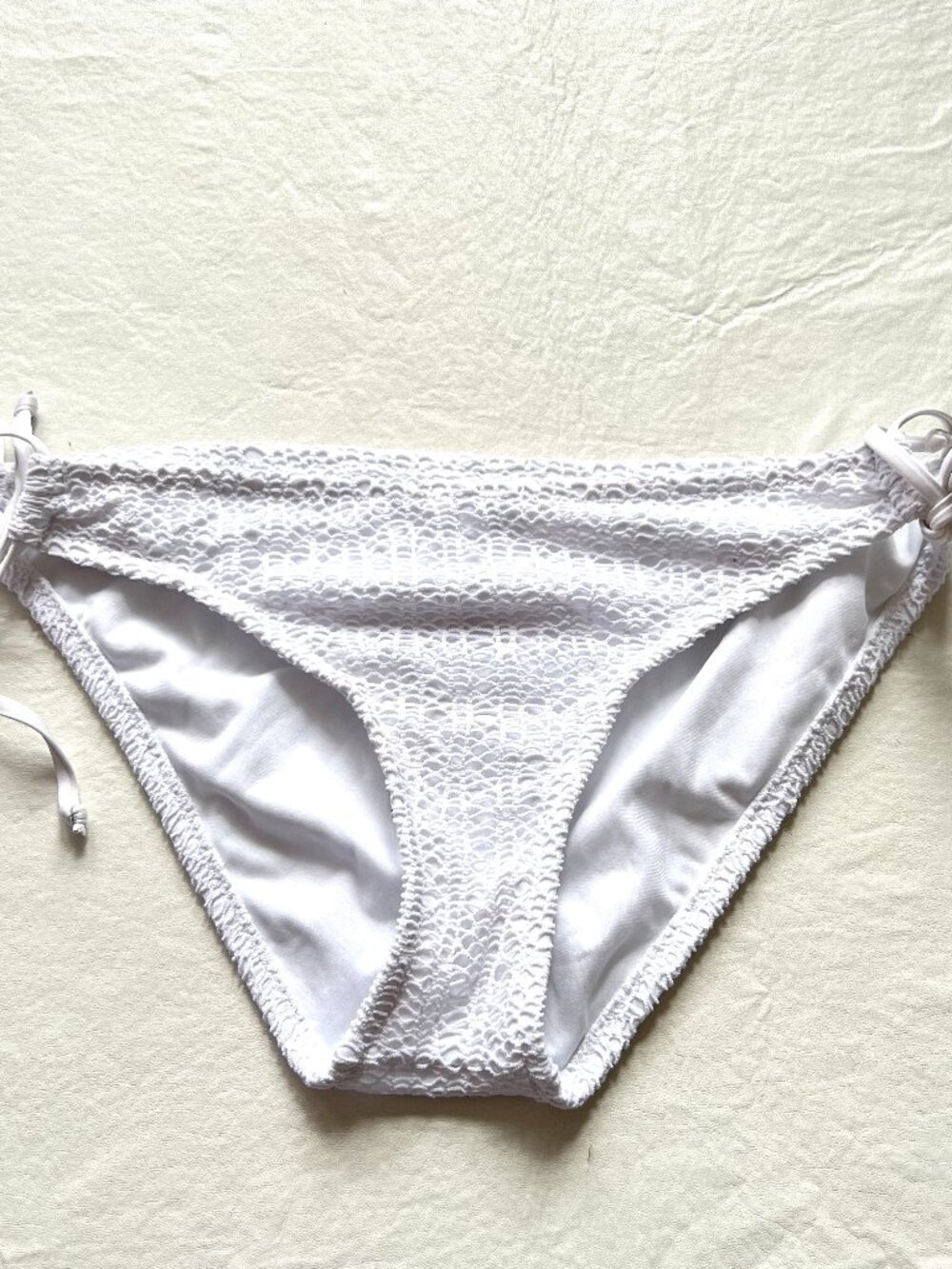 Mossimo bikini bottoms swim swimsuit white crochet knit side tie womens Large
